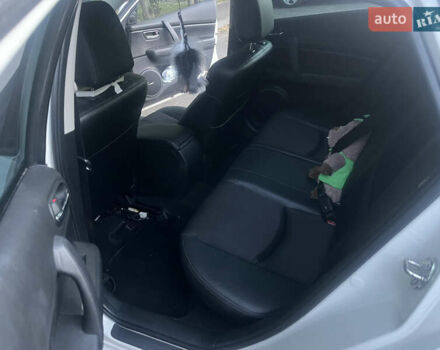 Белый Мазда 6, объемом двигателя 2.18 л и пробегом 245 тыс. км за 6666 $, фото 10 на Automoto.ua