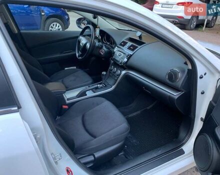 Белый Мазда 6, объемом двигателя 2 л и пробегом 122 тыс. км за 10500 $, фото 7 на Automoto.ua