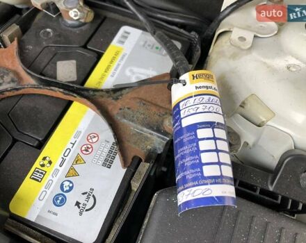 Білий Мазда 6, об'ємом двигуна 2 л та пробігом 163 тис. км за 12150 $, фото 12 на Automoto.ua