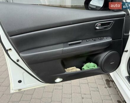 Белый Мазда 6, объемом двигателя 2 л и пробегом 234 тыс. км за 8900 $, фото 9 на Automoto.ua