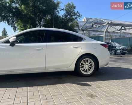 Білий Мазда 6, об'ємом двигуна 2 л та пробігом 171 тис. км за 11000 $, фото 8 на Automoto.ua
