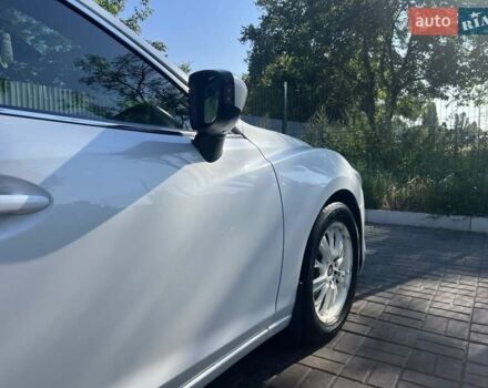 Білий Мазда 6, об'ємом двигуна 2 л та пробігом 171 тис. км за 11000 $, фото 2 на Automoto.ua
