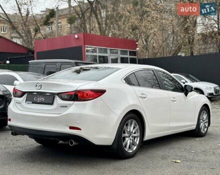 Белый Мазда 6, объемом двигателя 2 л и пробегом 171 тыс. км за 10900 $, фото 3 на Automoto.ua