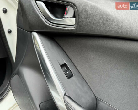 Белый Мазда 6, объемом двигателя 2.49 л и пробегом 120 тыс. км за 11600 $, фото 45 на Automoto.ua