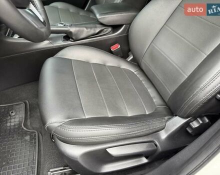 Білий Мазда 6, об'ємом двигуна 2 л та пробігом 145 тис. км за 12900 $, фото 59 на Automoto.ua