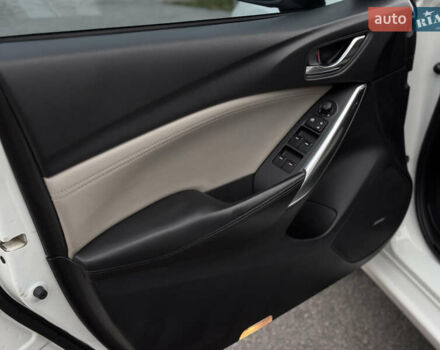 Белый Мазда 6, объемом двигателя 2.5 л и пробегом 152 тыс. км за 10800 $, фото 16 на Automoto.ua