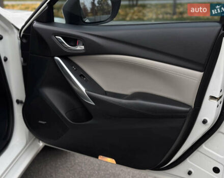 Белый Мазда 6, объемом двигателя 2.5 л и пробегом 152 тыс. км за 10800 $, фото 35 на Automoto.ua