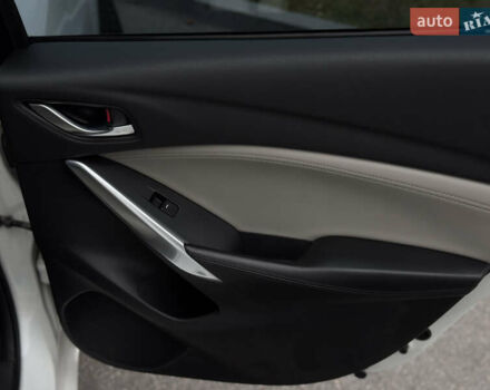 Белый Мазда 6, объемом двигателя 2.5 л и пробегом 152 тыс. км за 10800 $, фото 33 на Automoto.ua