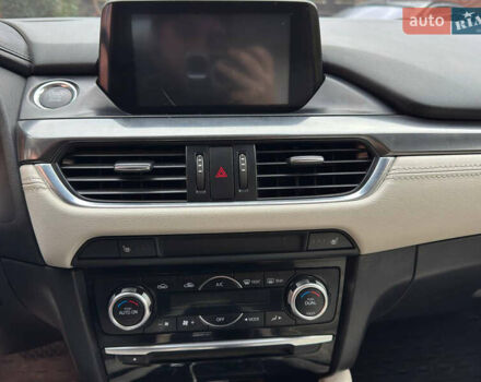 Мазда 6 2015 у Умани на Automoto.ua Білий Мазда 6, об'ємом двигуна 2.5 л та пробігом 170 тис. км за 13500 $, фото 12 на Automoto.ua