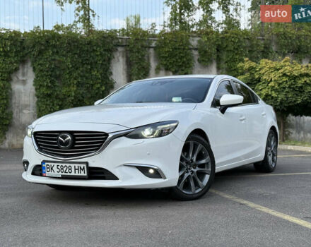 Белый Мазда 6, объемом двигателя 2.19 л и пробегом 171 тыс. км за 14700 $, фото 1 на Automoto.ua
