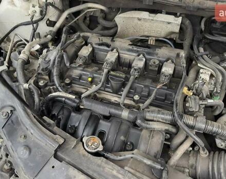 Белый Мазда 6, объемом двигателя 2.49 л и пробегом 185 тыс. км за 6000 $, фото 6 на Automoto.ua