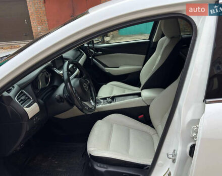 Мазда 6 2015 у Умани на Automoto.ua Білий Мазда 6, об'ємом двигуна 2.5 л та пробігом 170 тис. км за 13500 $, фото 7 на Automoto.ua