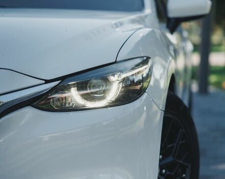 Белый Мазда 6, объемом двигателя 2.5 л и пробегом 106 тыс. км за 13000 $, фото 5 на Automoto.ua