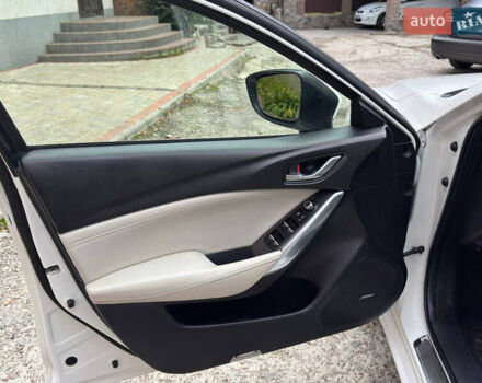 Мазда 6 2015 у Умани на Automoto.ua Білий Мазда 6, об'ємом двигуна 2.5 л та пробігом 170 тис. км за 13500 $, фото 8 на Automoto.ua