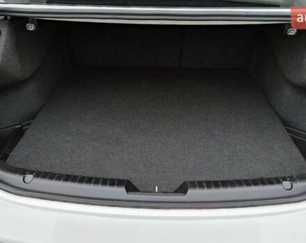 Білий Мазда 6, об'ємом двигуна 2 л та пробігом 170 тис. км за 15500 $, фото 12 на Automoto.ua