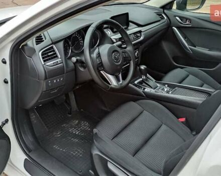 Білий Мазда 6, об'ємом двигуна 2 л та пробігом 170 тис. км за 15500 $, фото 15 на Automoto.ua