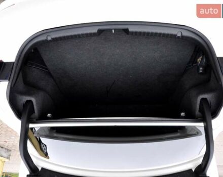 Білий Мазда 6, об'ємом двигуна 2.19 л та пробігом 117 тис. км за 11999 $, фото 22 на Automoto.ua