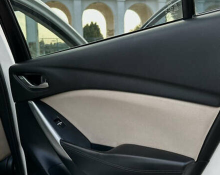 Белый Мазда 6, объемом двигателя 2.49 л и пробегом 248 тыс. км за 11300 $, фото 16 на Automoto.ua