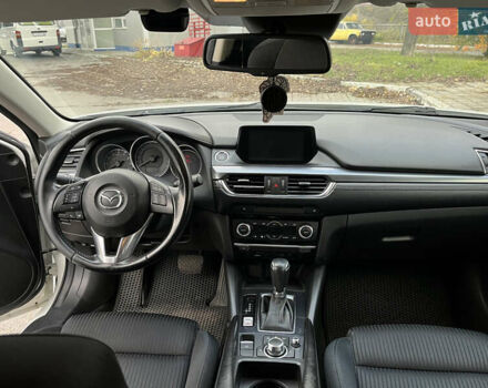 Білий Мазда 6, об'ємом двигуна 2 л та пробігом 200 тис. км за 15200 $, фото 13 на Automoto.ua