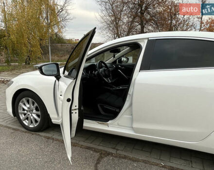 Білий Мазда 6, об'ємом двигуна 2 л та пробігом 200 тис. км за 15200 $, фото 7 на Automoto.ua