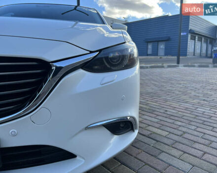 Белый Мазда 6, объемом двигателя 2.49 л и пробегом 70 тыс. км за 19000 $, фото 5 на Automoto.ua