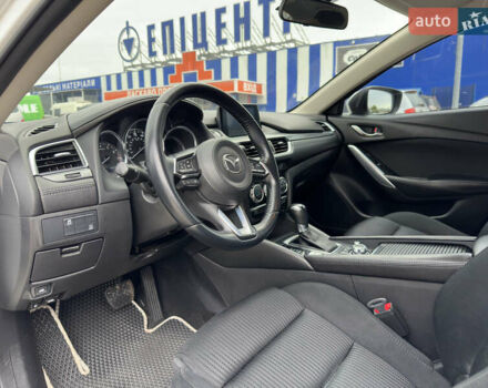 Белый Мазда 6, объемом двигателя 2.49 л и пробегом 138 тыс. км за 12800 $, фото 4 на Automoto.ua