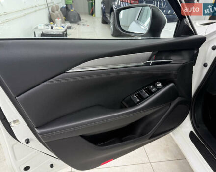 Белый Мазда 6, объемом двигателя 2 л и пробегом 110 тыс. км за 20500 $, фото 14 на Automoto.ua