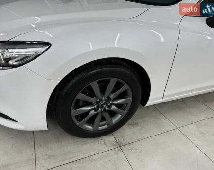 Белый Мазда 6, объемом двигателя 2 л и пробегом 110 тыс. км за 20500 $, фото 3 на Automoto.ua