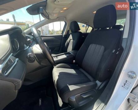 Білий Мазда 6, об'ємом двигуна 2 л та пробігом 85 тис. км за 18999 $, фото 10 на Automoto.ua