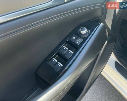 Білий Мазда 6, об'ємом двигуна 2 л та пробігом 85 тис. км за 18999 $, фото 8 на Automoto.ua