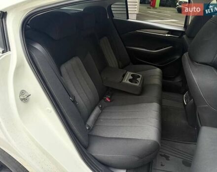 Белый Мазда 6, объемом двигателя 2 л и пробегом 121 тыс. км за 17990 $, фото 10 на Automoto.ua