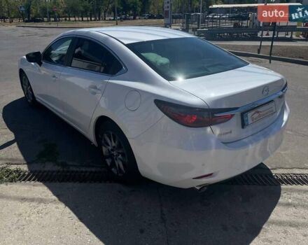 Білий Мазда 6, об'ємом двигуна 2 л та пробігом 85 тис. км за 18999 $, фото 5 на Automoto.ua