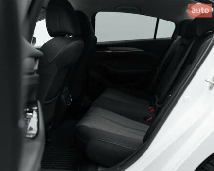 Білий Мазда 6, об'ємом двигуна 2 л та пробігом 30 тис. км за 23228 $, фото 16 на Automoto.ua