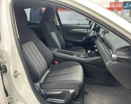 Білий Мазда 6, об'ємом двигуна 2 л та пробігом 22 тис. км за 23490 $, фото 11 на Automoto.ua