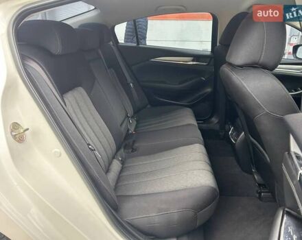 Білий Мазда 6, об'ємом двигуна 2 л та пробігом 22 тис. км за 23490 $, фото 10 на Automoto.ua