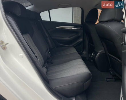 Білий Мазда 6, об'ємом двигуна 2 л та пробігом 22 тис. км за 23400 $, фото 36 на Automoto.ua