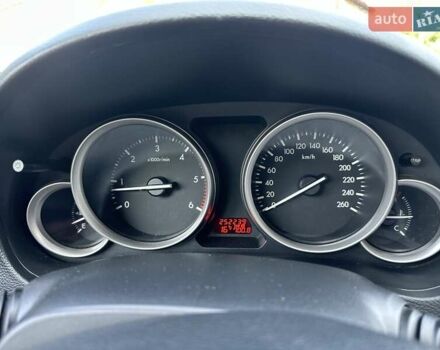 Белый Мазда 6, объемом двигателя 2 л и пробегом 252 тыс. км за 6900 $, фото 9 на Automoto.ua
