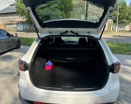 Белый Мазда 6, объемом двигателя 2 л и пробегом 252 тыс. км за 6900 $, фото 1 на Automoto.ua