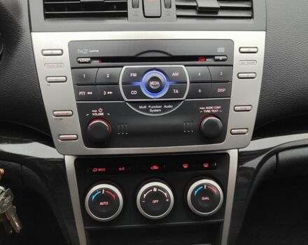 Білий Мазда 6, об'ємом двигуна 2 л та пробігом 289 тис. км за 7500 $, фото 4 на Automoto.ua