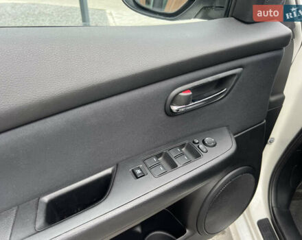 Мазда 6 2010 у Луцьку на Automoto.ua Білий Мазда 6, об'ємом двигуна 2 л та пробігом 204 тис. км за 7100 $, фото 33 на Automoto.ua