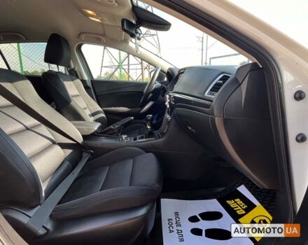 Белый Мазда 6, объемом двигателя 2.2 л и пробегом 233 тыс. км за 10900 $, фото 28 на Automoto.ua