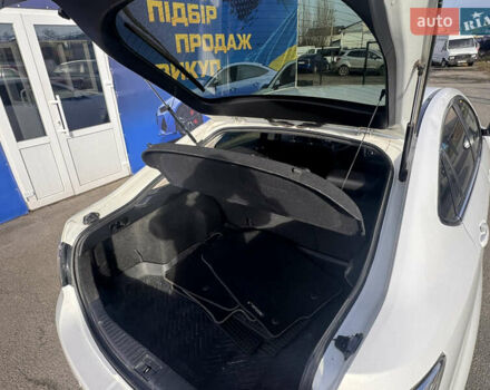 Білий Мазда 6, об'ємом двигуна 2 л та пробігом 177 тис. км за 8900 $, фото 8 на Automoto.ua