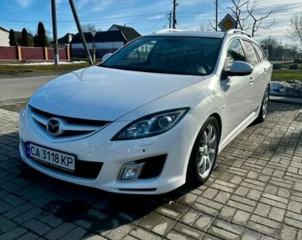 Белый Мазда 6, объемом двигателя 2 л и пробегом 203 тыс. км за 8200 $, фото 1 на Automoto.ua