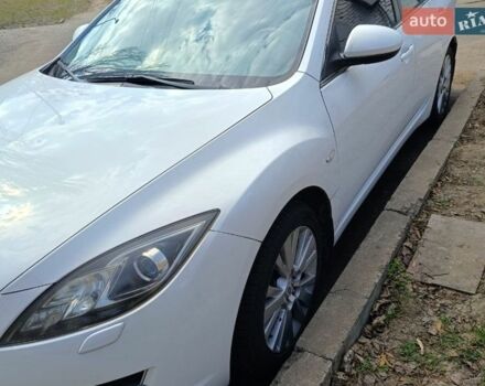 Белый Мазда 6, объемом двигателя 1.8 л и пробегом 98 тыс. км за 8000 $, фото 1 на Automoto.ua