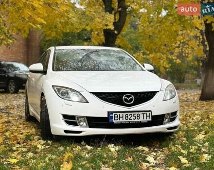 Белый Мазда 6, объемом двигателя 2 л и пробегом 250 тыс. км за 7500 $, фото 1 на Automoto.ua