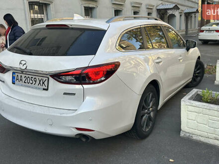 Мазда 6 2019 в Киеве на Automoto.ua Белый Мазда 6, объемом двигателя 2 л и пробегом 105 тыс. км за 18000 $, фото 1 на Automoto.ua