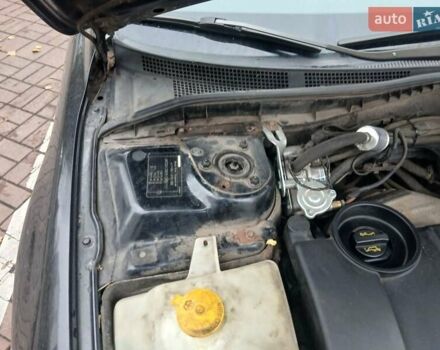 Чорний Мазда 6, об'ємом двигуна 1.8 л та пробігом 305 тис. км за 5000 $, фото 3 на Automoto.ua