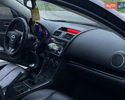 Черный Мазда 6, объемом двигателя 2 л и пробегом 289 тыс. км за 6600 $, фото 31 на Automoto.ua