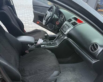 Черный Мазда 6, объемом двигателя 2 л и пробегом 280 тыс. км за 6500 $, фото 5 на Automoto.ua