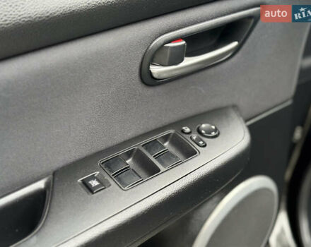 Черный Мазда 6, объемом двигателя 2 л и пробегом 253 тыс. км за 6500 $, фото 32 на Automoto.ua